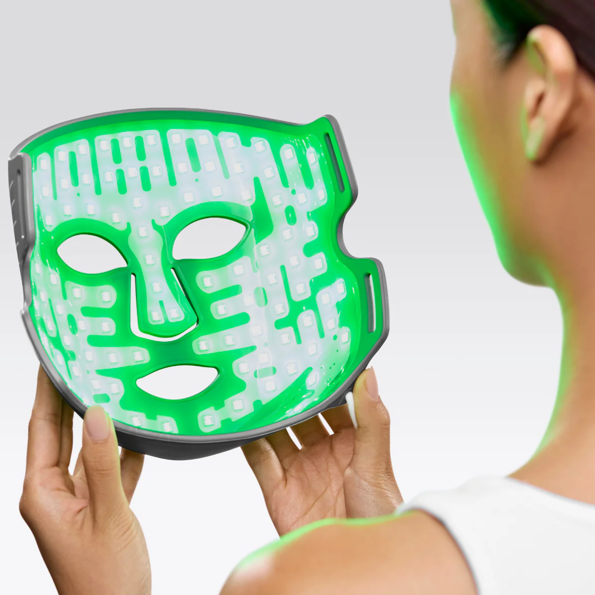 CurrentBody Skin LED Multi-Licht Therapie Maske & LED Aufhellende Hals & Dekolleté Maske - Image 3