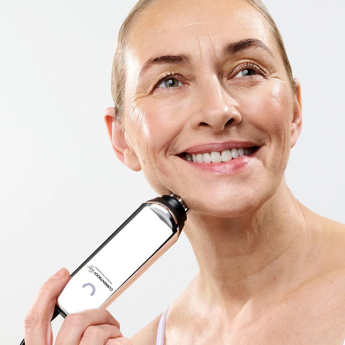 Currentbody Skin Radiofrequenz-Microneedling-Behandlung - Image 2